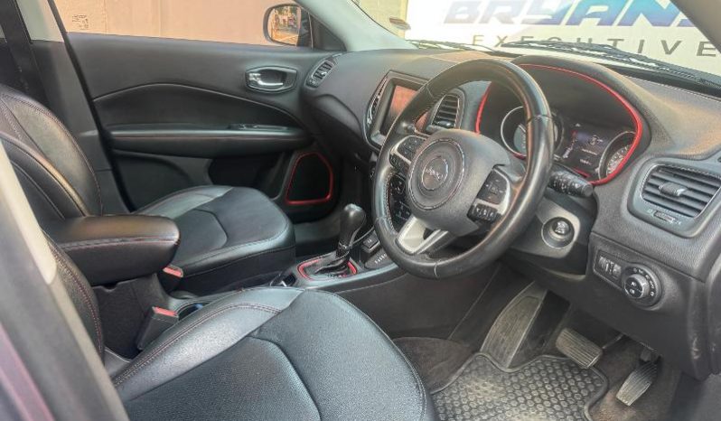 
								Jeep Compass 2.4 Trailhawk At full									