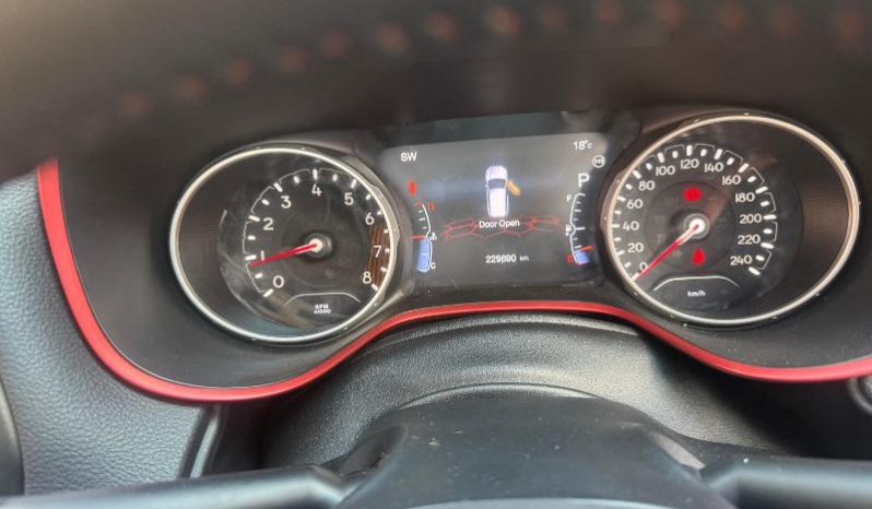 
								Jeep Compass 2.4 Trailhawk At full									