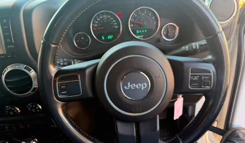 
								Jeep Wrangler Unlimited 3.6 Sahara At full									