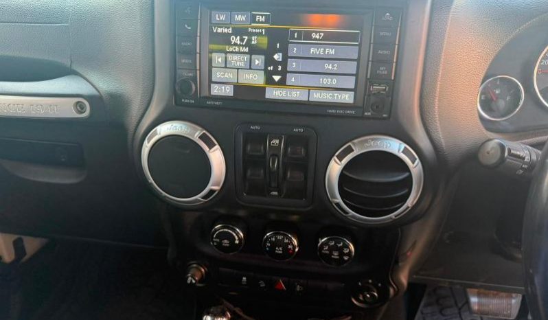 
								Jeep Wrangler Unlimited 3.6 Sahara At full									