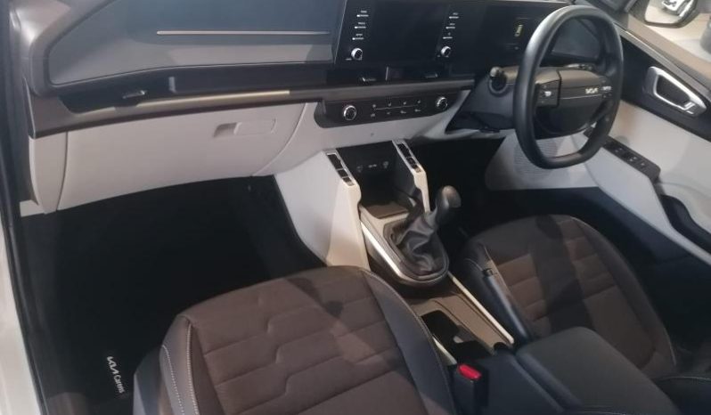 
								Kia Carens 1.5 Ls full									