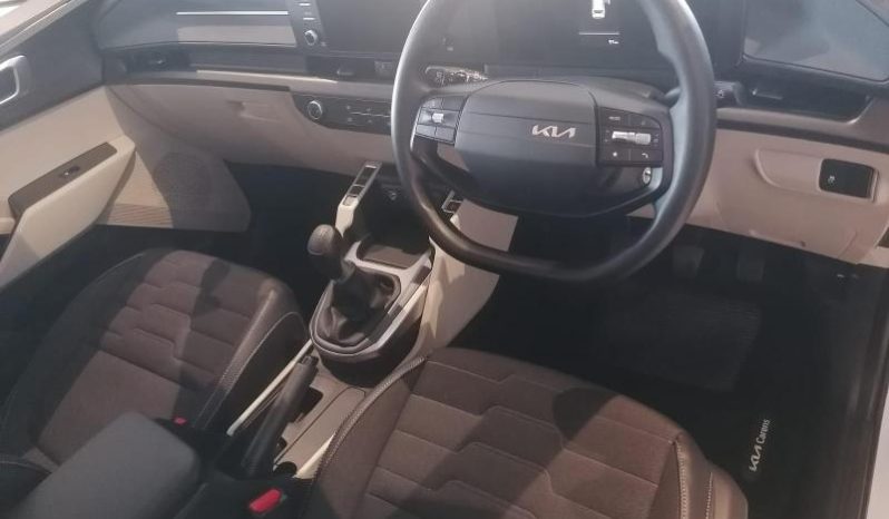 
								Kia Carens 1.5 Ls full									