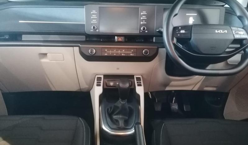 
								Kia Carens 1.5 Ls full									