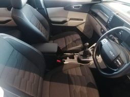 
										Kia Carens 1.5 Ls full									