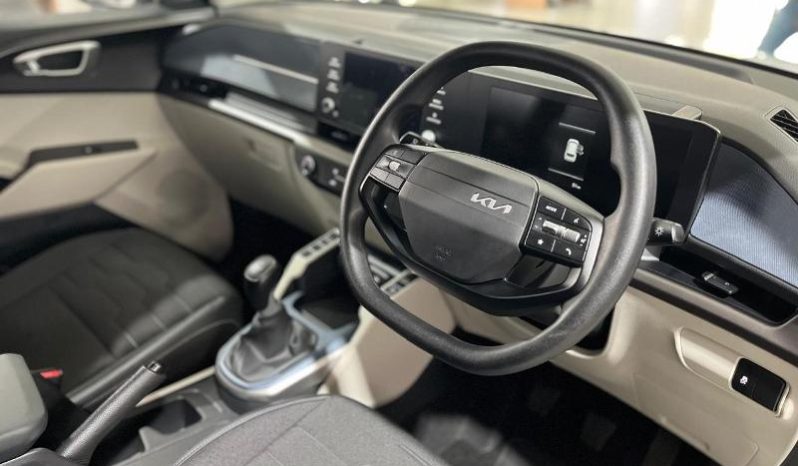 
								Kia Carens 1.5 Ls full									