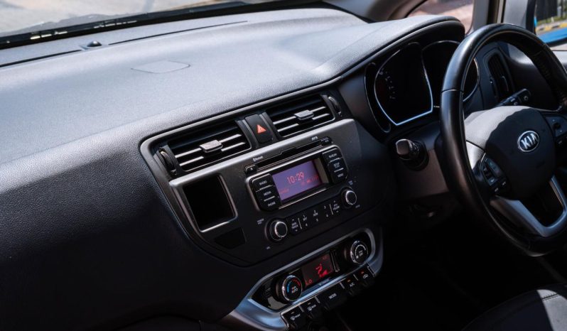 
								Kia Rio hatch 1.4 Tec full									