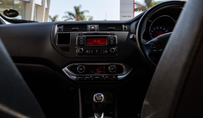 
								Kia Rio hatch 1.4 Tec full									