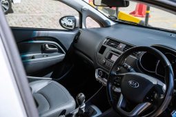 
										Kia Rio hatch 1.4 Tec full									