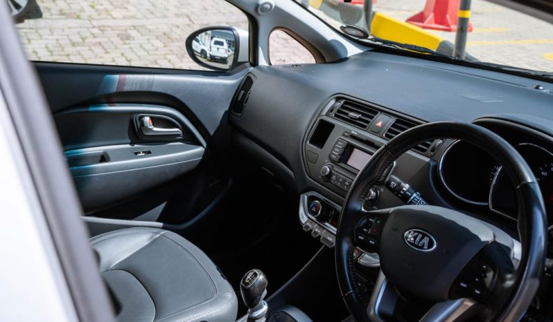 
								Kia Rio hatch 1.4 Tec full									