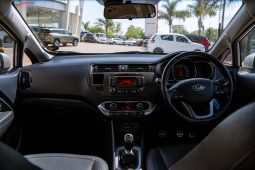 
										Kia Rio hatch 1.4 Tec full									