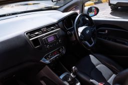 
										Kia Rio hatch 1.4 Tec full									