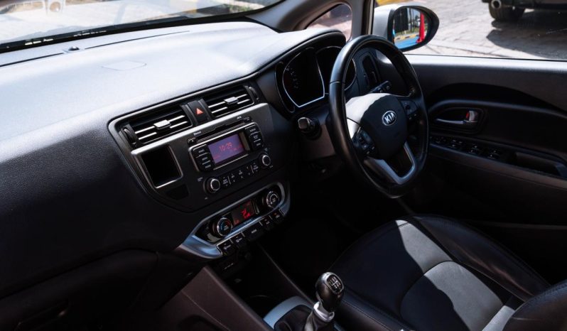 
								Kia Rio hatch 1.4 Tec full									