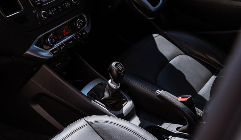 
								Kia Rio hatch 1.4 Tec full									