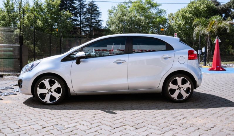 
								Kia Rio hatch 1.4 Tec full									