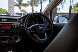 
										Kia Rio hatch 1.4 Tec full									