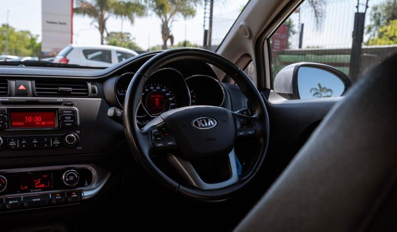 
								Kia Rio hatch 1.4 Tec full									