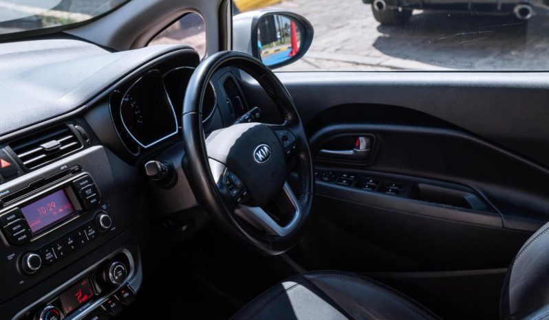 
								Kia Rio hatch 1.4 Tec full									