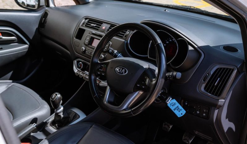 
								Kia Rio hatch 1.4 Tec full									