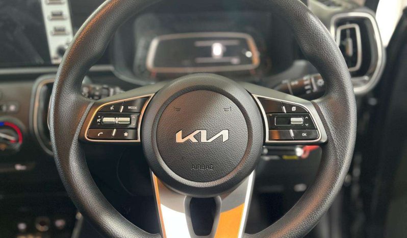 
								KIA Sonet SONET 1.5 LX full									