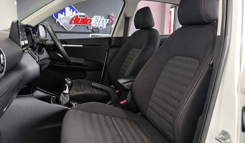 
								KIA Sonet SONET 1.5 LX full									