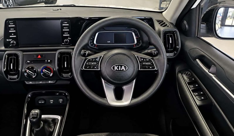 
								KIA Sonet SONET 1.5 LX full									