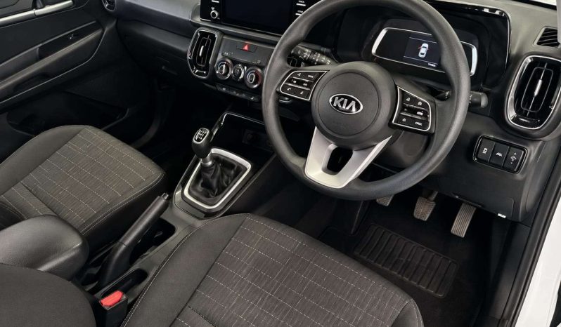 
								KIA Sonet SONET 1.5 LX full									