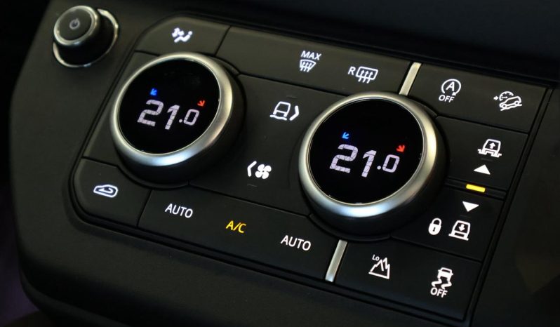
								Land Rover Defender 110 3.0D D250 X-Dynamic Se (183kW) full									