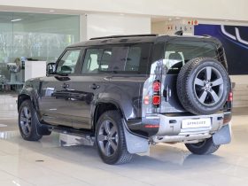 Land Rover Defender 110 3.0D D250 X-Dynamic Se (183kW)