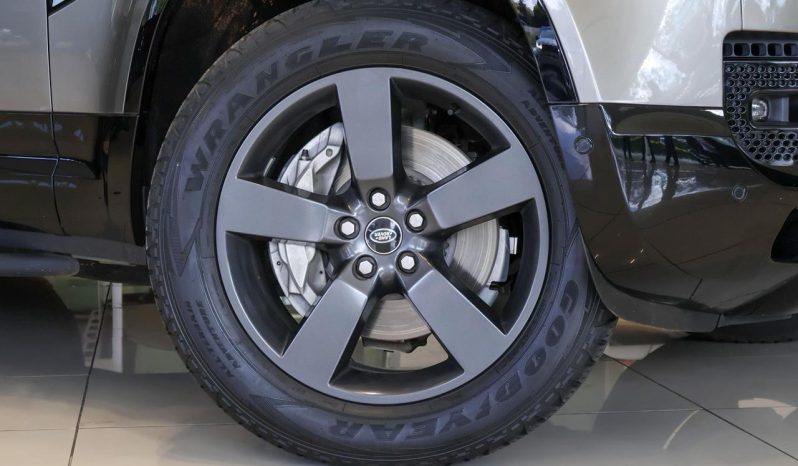 
								Land Rover Defender 110 D300 X-Dynamic Hse Awd (221kW) full									