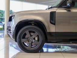 
										Land Rover Defender 110 D300 X-Dynamic Hse Awd (221kW) full									