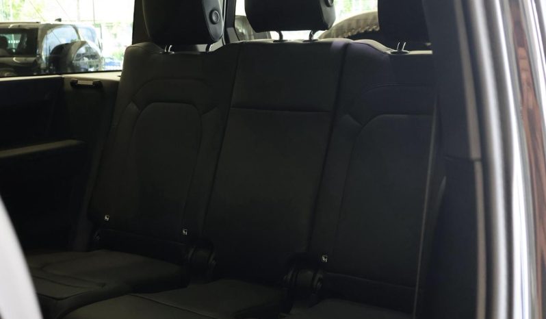 
								Land Rover Defender 130 3.0D D350 X-Dynamic Hse (257kW) full									