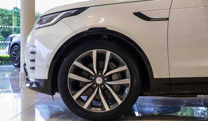 
								Land Rover Discovery 3.0 D R-Dynamic Se (221kW) full									