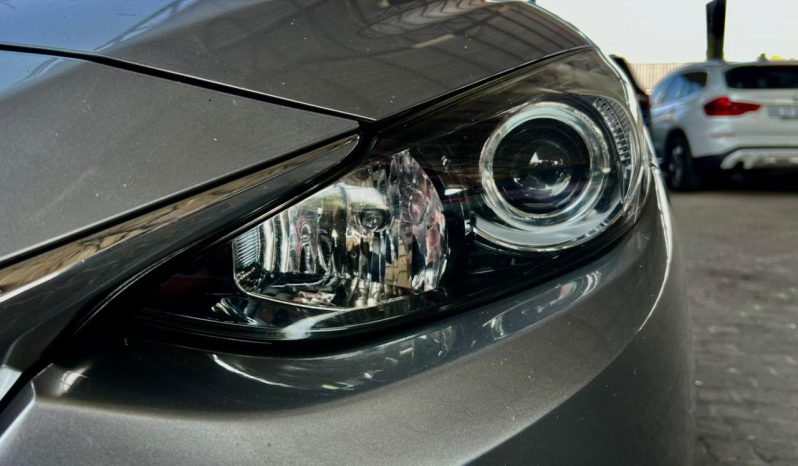 
								Mazda 3 1.6 Dynamic 5-Door full									