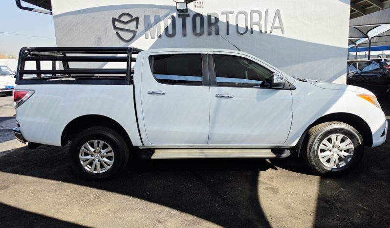 
								Mazda Bt-50 3.2 Hr D/cab Sle 4X2 (lrd) full									