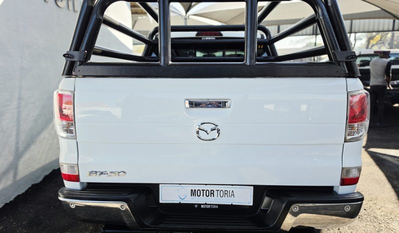 
								Mazda Bt-50 3.2 Hr D/cab Sle 4X2 (lrd) full									