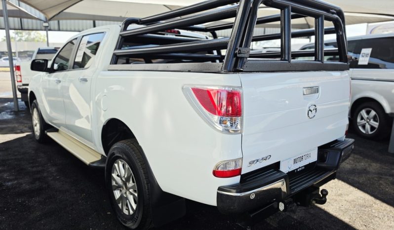 
								Mazda Bt-50 3.2 Hr D/cab Sle 4X2 (lrd) full									