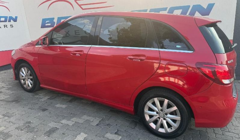 
								Mercedes Benz B-Class 200 Blueefficiency 7G-Dct full									