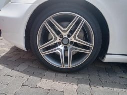 
										Mercedes Benz Cls 500 full									