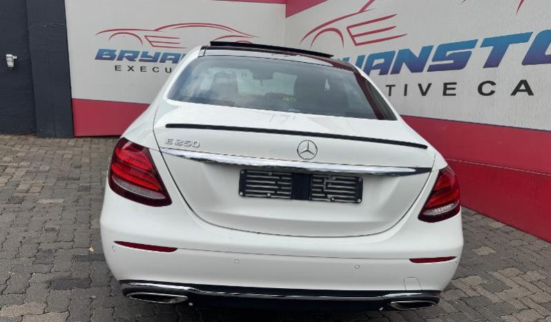 
								Mercedes Benz E-Class Sedan E 250 Avantgarde 7G-Tronic full									
