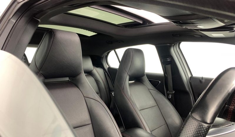 
								Mercedes Benz Gla Gla 200 7G-Dct full									