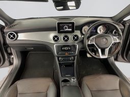 
										Mercedes Benz Gla Gla 200 7G-Dct full									