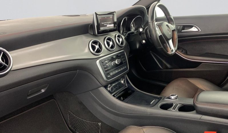 
								Mercedes Benz Gla Gla 200 7G-Dct full									