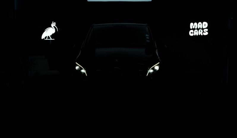 
								Mercedes Benz V-Class 220 D Avantgarde full									