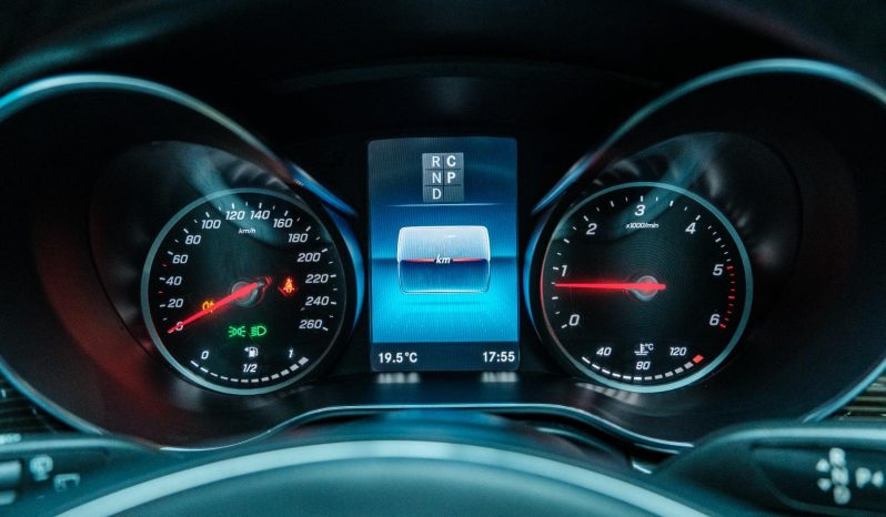 
								Mercedes Benz V-Class 220 D Avantgarde full									