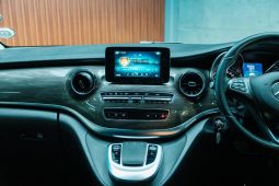 
										Mercedes Benz V-Class 220 D Avantgarde full									