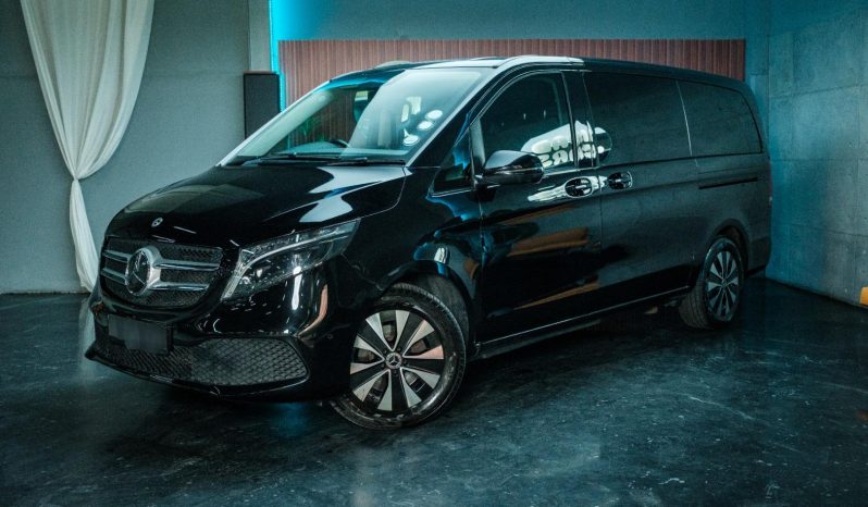 
								Mercedes Benz V-Class 220 D Avantgarde full									