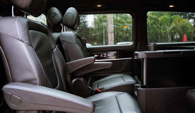 
								Mercedes-Benz V-Class V250d Avantgarde full									