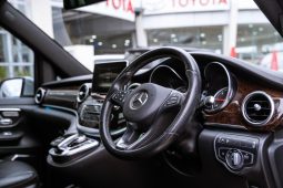 
										Mercedes-Benz V-Class V250d Avantgarde full									