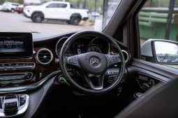 
										Mercedes-Benz V-Class V250d Avantgarde full									