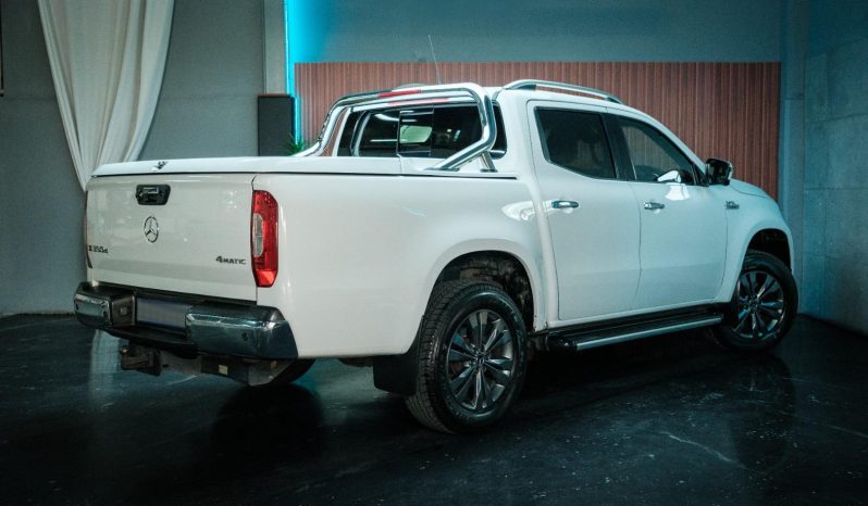 
								Mercedes Benz X-Class 350d V6 4X4 D/cab Power At full									